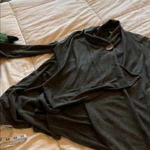 Open wrap with sleeves